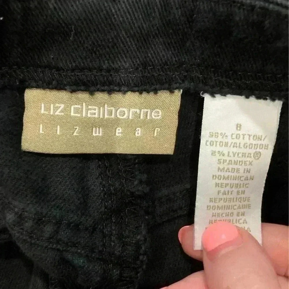 Liz Claiborne lizwear black jean shorts in size 8 - Picture 3 of 3